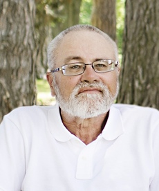 Daniel Hayes - Photo for cards.jpg