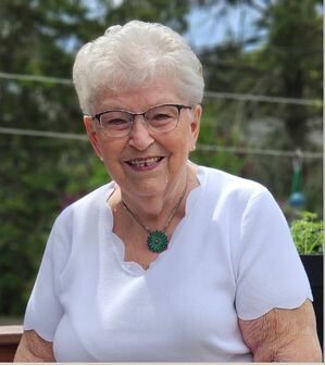 Lois Gordon PHOTO.jpg